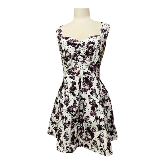 HOT TOPIC White Skull & Floral Print Fit & Flare Dress Corset Back Roses Goth - Picture 5 of 9